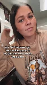 Avery Marks's Instagram, Twitter & Facebook