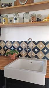 Quand elle se réveillera, ce qu'elle verra en premier sera tes yeux écarquillés et ça lui fera super peur ! 49 Idees De Evier Evier Evier A Poser Evier Timbre