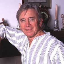 Do you remember Vince Hill with his famous number 1 Edelweiss?