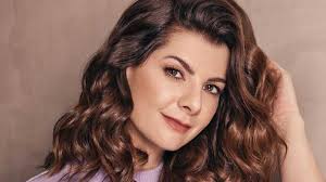 Browse for your friends alphabetically by name. Asi Fue La Tormentosa Relacion Amorosa De Carolina Cruz Con Su Primer Amor