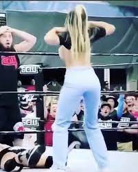 Video Shows Ex-WWE Star Chelsea Green Flashing Her Boobs To Distract Her  Husband's Rival In Ring; Crowd Goes Wild (WATCH)