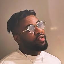 Laura Bisson (@lauraabsn)