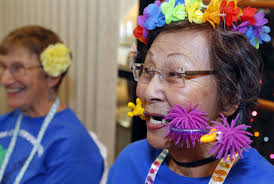 Sun City Strummers show their hearts with their strings