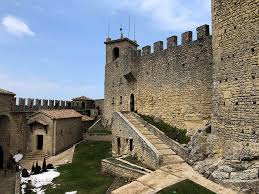 Se state pensando alle vostre vacanze in italia, vi consigliamo la sicilia come meta da sperimentare. Un Dia De Turismo Por San Marino Capital Y El Monte Titano