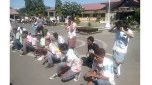 Temukan lagu terbaru favoritmu hanya di metro lagu stafaband planetlagu. Rayakan Kelulusan Secara Berlebihan 15 Siswa Sma Di Kota Maumere Ntt Diamankan Polisi Tribunnews Com Mobile