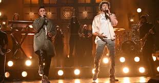 Adam levine heeft een aantal angstaanjagende, te enthousiaste fans. Adam Levine Unexpectedly Popped Up For Jack Harlow S Snl Debut But We Re Not Complaining Nicetrip