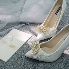 10 idées de cadeaux cool pour les noces de cristal. Moderne Mode Ivoire Chaussure De Mariee 2019 Cuir Appliques Perle Faux Diamant 10 Cm Talons Aiguilles