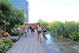 The class five flushing system is designed for extraordinary bulk flushing performance. 14 High Line Scrim Water Feature Janet Davis Explores Colour
