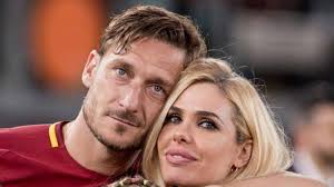 Ilary Blasi Svela La Cameretta Che Francesco Totti Aveva Da Ragazzo Foto Meteoweek