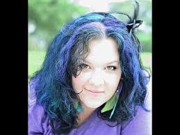 Colette Vernon's Instagram, Twitter & Facebook