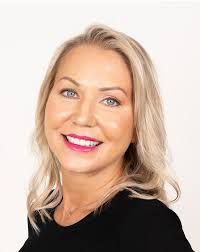 Jaclyn Kane's Instagram, Twitter & Facebook