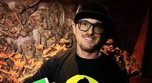 The rumors began prior to holly's update on her bio and some of the suspicious. Is Zak Bagans Married Here S The Scoop On His Love Life Thenetline