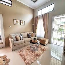 Sebagai tempat untuk menyambut tamu, ruang tamu merupakan tempat pertama kali yang akan dilihat oleh orang lain saat berkunjung ke rumah. Gaya Hiasan Rumah Ruang Tamu Sederhana Adseneca