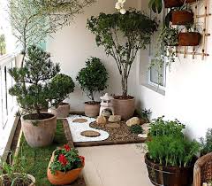 Tanaman ini biasanya dijadikan hiasan rumah, dibuat menjadi tanaman bonsai dan dibentuk seartistik mungkin agar terlihat sangat cantik. 18 Inspirasi Taman Minimalis Depan Rumah Beri Kesan Asri Dan Rindang Rumah123 Com