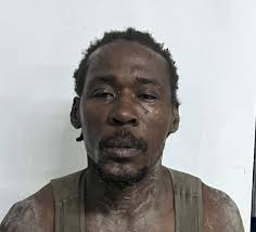 𝐏𝐨𝐥𝐢𝐜𝐞 𝐧𝐚𝐛𝐛𝐞𝐝 𝐭𝐰𝐨 𝐛𝐚𝐧𝐝𝐢𝐭𝐬 𝐚𝐟𝐭𝐞𝐫 𝐭𝐡𝐞𝐲  𝐬𝐡𝐨𝐭, 𝐫𝐨𝐛 𝐁𝐞𝐭𝐭𝐞𝐫 𝐇𝐨𝐩𝐞 𝐛𝐮𝐬𝐢𝐧𝐞𝐬𝐬𝐦𝐚𝐧 -- 𝒕𝒉𝒊𝒓𝒅  𝒔𝒖𝒔𝒑𝒆𝒄𝒕 𝒐𝒏 𝒕𝒉𝒆 𝒓𝒖𝒏 Two armed bandits were arrested, and the  third managed to escape custody ...