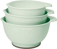 Kitchenaid mixer bowls 3 quart saucepan. Amazon Com Kitchenaid Classic Mixing Bowls Set Of 3 Pistachio Home Kitchen