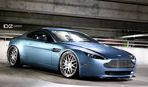 V8 Vantage In Glacial Blue With 20 D2forged I Ll Take One In Silver Or Black With These Wheels Aston Martin Vantage Aston Martin Aston Martin V8
