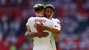 Three lions setzen sich durch. Roef8axqgd5sfm