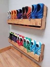 Maybe you would like to learn more about one of these? Pin By Evelyn Konopka On Casa Home Diy Shoe Storage Wooden Shoe Racks Wall Mounted Shoe Rack