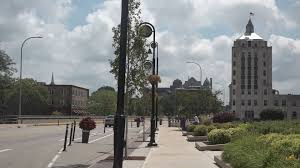 Amtrak does not normally guarantee connections of less than 60 minutes. Report Rockford Named 11th Most Dangerous City In America