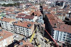 Deprem öncesinde alınması gereken önlemler, ev içinde ve dışında olmak üzere farklılık gösterir. Deprem Aninda Yapilmasi Gerekenler Nelerdir Deprem Oncesi Alinacak Onlemler 2020 Gundem Haberleri
