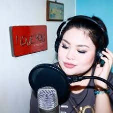 Stream Nicole Arenas music