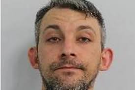 Met Police say 'do not approach' as man with mental health issues runs from  Hackney hospital