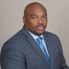 Desmond Thompson (@DesmondLThompso)