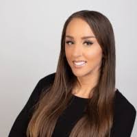 Tami Oswald's Instagram, Twitter & Facebook