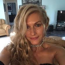 Lori Magee's Instagram, Twitter & Facebook