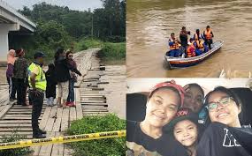 Check spelling or type a new query. Pencarian Sukar Kerana Arus Deras Rakan Rakan Selebriti Doakan Pitt Hanif Segera Ditemui Gempak