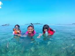 Di sana, kamu bisa menikmati aktivitas, seperti memancing, menikmati pemandangan laut, dan menjelajahi. Pulau Seribu Murah Official Marketing Online Pulau Seribu