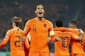 تخطت هولندا مضيفتها أوكرانيا بصعوبة بالغة في اختبارها الأول في يورو 2020. Ù…ÙŠØ±ÙˆØ± ÙØ§Ù† Ø¯ÙŠÙƒ ÙŠØºØ§Ø¯Ø± Ù…Ø¹Ø³ÙƒØ± Ù…Ù†ØªØ®Ø¨ Ù‡ÙˆÙ„Ù†Ø¯Ø§ ÙŠÙ„Ø§ÙƒÙˆØ±Ø©