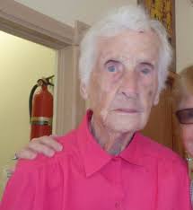 What mechanical device is housed in the Mahaska County Courthouse clock  tower?