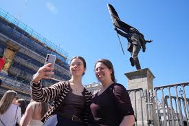 Banksy signature seen on sculpture in London – here’s what to know