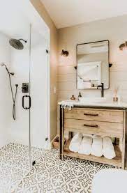 Achieve a calming ombre paint effect. Fabulous Farmhouse Small Bathroom Decorating Ideas Bathroomdecoratingideasonabudgetpinterest Baderomsinterior Hus Interior Hus Innredning