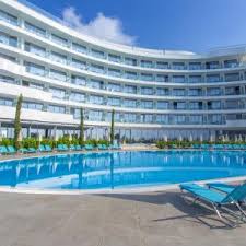 Hotel admiral este unul dintre cele mai luxoase hoteluri din nisipurile de aur, cu o asezare foarte buna, la numai cativa metri de plaja si in imediata apropiere a atractiilor turistice ale statiunii. Cazare Nisipurile De Aur Oferte La 47 Hoteluri Din Nisipurile De Aur Disponibile Bulgaria