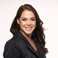 Kate Roach's Instagram, Twitter & Facebook