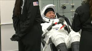 Spacex's chris trigg, space suits and crew equipment manager, and maria sundeen, lead space suit specialist, take you through the concept, design and production process for the spacex suit. File Nasa S Spacex Crew 1 Astronauts Suit Up For Launch 8b404g4vgee Webm Wikimedia Commons