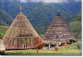 Lambang berisikan rumah adat melambangkan: Mbaru Niang Rumah Tradisional Dari Ntt Nusa Tenggara Timur Wahyuadnyana