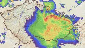 Na radaru lze poznat i výskyt krupobití (označeno bílou. Moravou Se V Noci Prohnaly Bourky Zachytil To Radar Idnes Tv