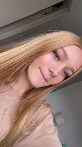 Vanessa Sexton's Instagram, Twitter & Facebook