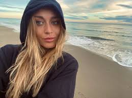 Tsitsipas r2 09:08 pm shot of the day: Paula Badosa On Twitter Smell The Sea And Feel The Sky Let Your Soul And Spirit Fly Sunday