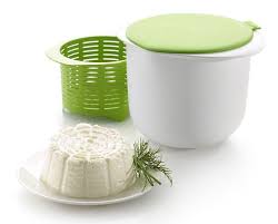 Recette Du Fromage Frais Maison Avec Le Cheese Maker Lekue En 2020 Fromage Frais Fait Maison Faire Son Fromage