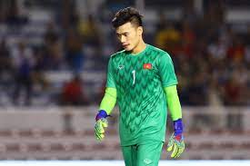 Ở aff cup năm nay, bùi tiến ở aff cup năm nay, bùi tiến dũng là thủ môn số ba của tuyển việt nam, sau đặng văn lâm và thanh thắng. Gia Nháº­p Tp Hcm Thá»§ Thanh Bui Tiáº¿n DÅ©ng Nháº­n LÆ°Æ¡ng Bao Nhieu Baogiaothong Vn