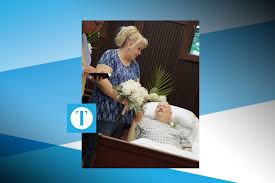 Sending bouquets of flowers to owensboro, ky. Wedding Ceremony At Heartford House Grants Dying Wish The Owensboro Times