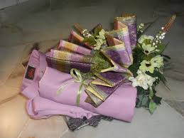 Kekinian terdapat banyak model hantaran pernikahanyang sangat menarik dan memanjakan mata. 30 Ide Keren Gubahan Hantaran Baju Melayu Dan Samping Lamaz Morradean