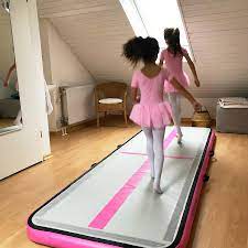 Es hat eine rutsche und ich wollte, dass sie sanft landen wird, wenn sie diese benutzt. Erfahrungsbericht Uber Den Airtrack Aufblasbare Turnmatte Fur Zuhause