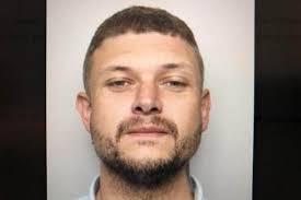 Police release picture of a Doncaster robber who snatched money from a  woman at cash machine