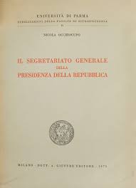 Cura, in collaborazione con i servizi interessati, la predisposizione degli atti e dei lavori preparatori per le riunioni del consiglio di presidenza; Il Segretariato Generale Della Presidenza Della Repubblica